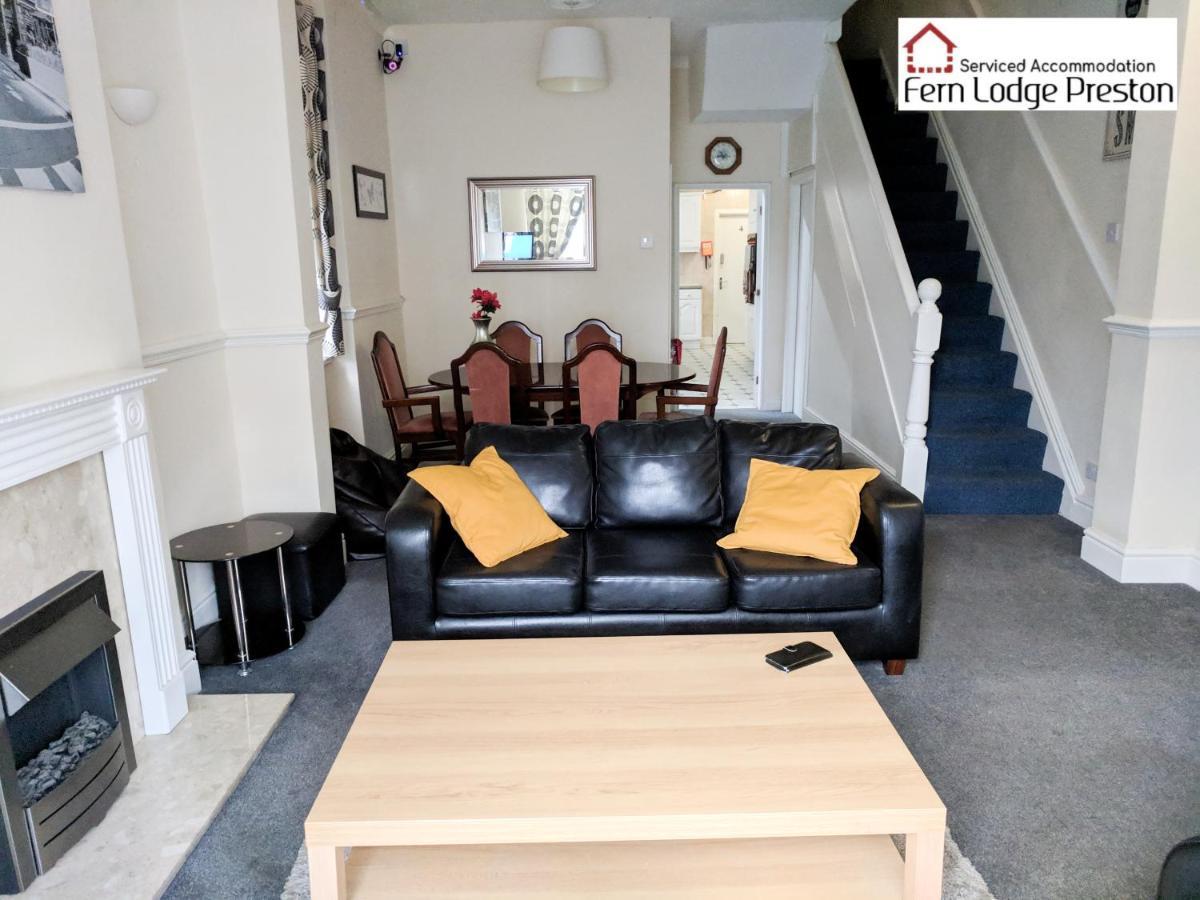 4 Bedroom House At Fern Lodge Preston Serviced Accommodation - Free Wifi & Parking Luaran gambar