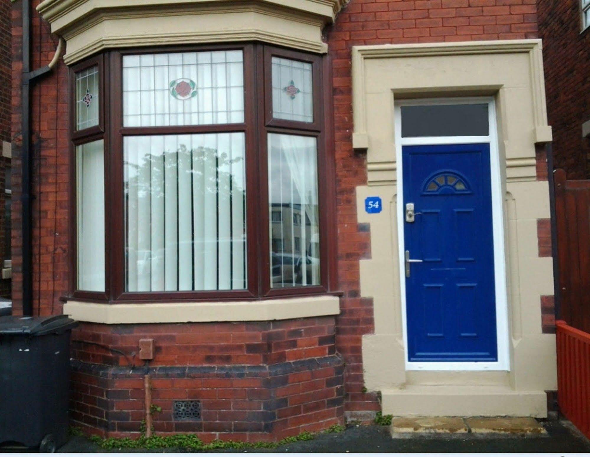 4 Bedroom House At Fern Lodge Preston Serviced Accommodation - Free Wifi & Parking Luaran gambar