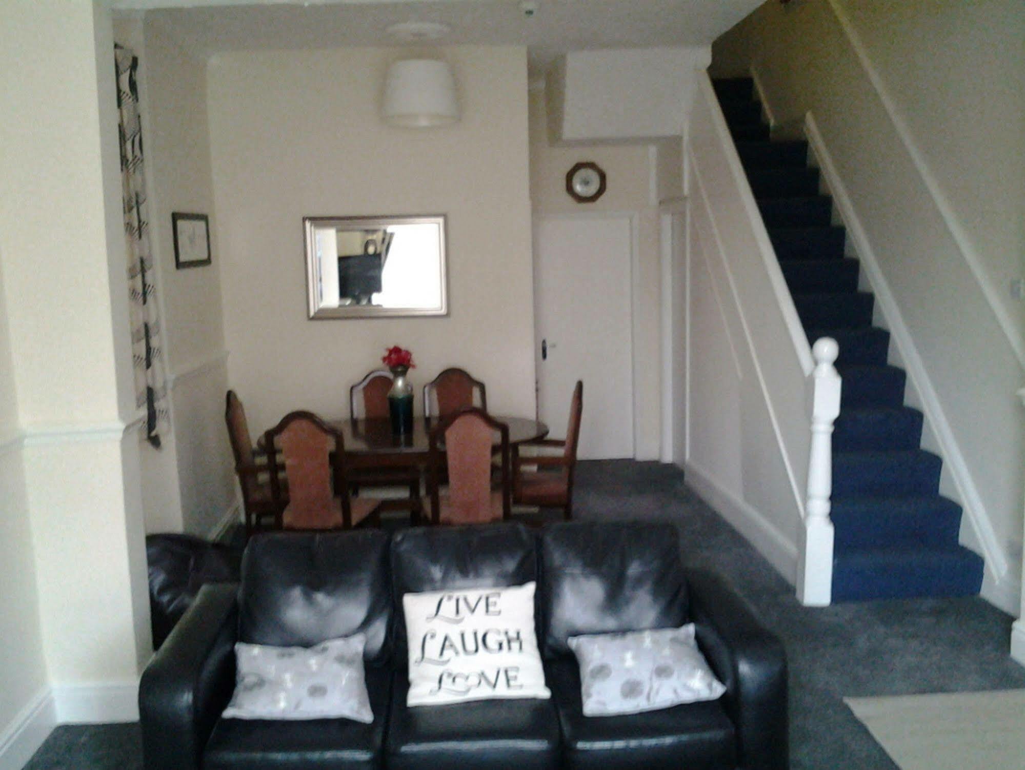 4 Bedroom House At Fern Lodge Preston Serviced Accommodation - Free Wifi & Parking Luaran gambar